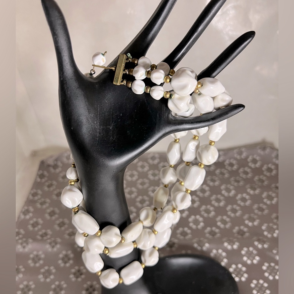 Vintage White & Gold chunky Beaded Chocker Necklace
